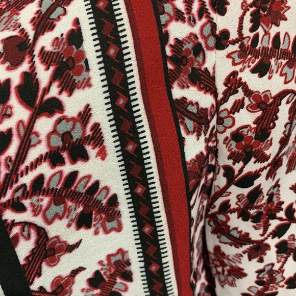 Heart and Soul Top Red Black White Floral Size L High Low Light Weight - Picture 9 of 16